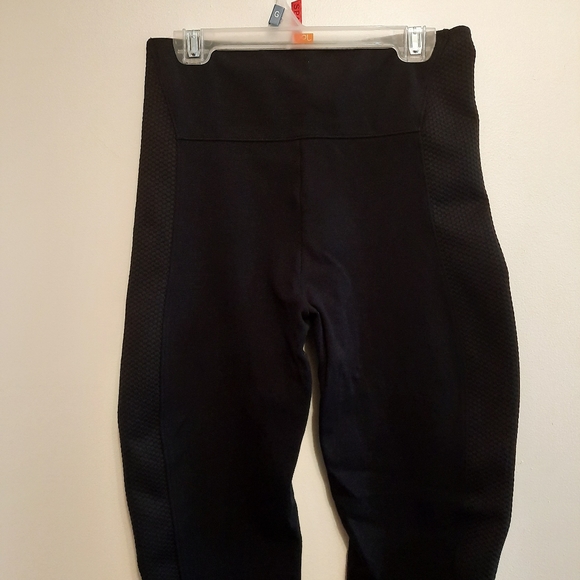 Spanx Black Textured Side Panels Legging Pant Size M - Picture 10 of 14
